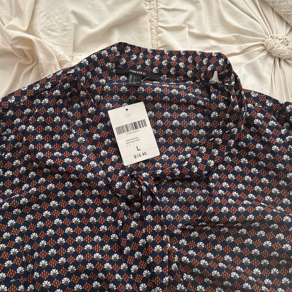 Forever 21 Tie Neck Retro print Blouse